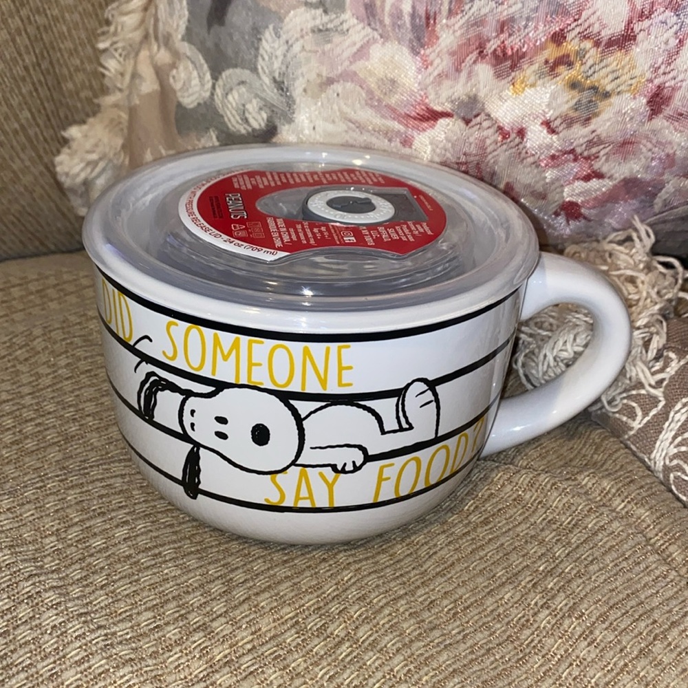 🤍💛🖤NWT Peanuts Collectible Snoopy 24oz Ceramic Food Mug